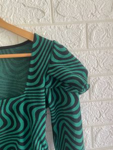 Zara Puffed Sleeve Top
