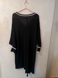 long Chic Black V-Neck Knit Tunic