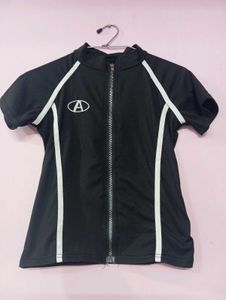 Sporty Cropped Zip-Up Tee