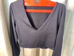 Black V-Neck Long Sleeve Top