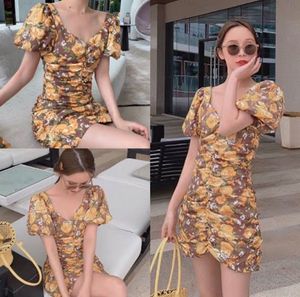 Elegant Korean-style floral ruched mini dress
