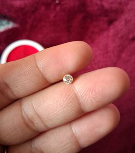 Sparkling Nose Pin gold