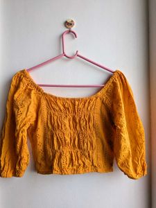 Mustard yellow puff sleeve top 💛