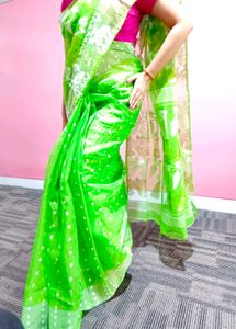 Vibrant Green Pure Dhakai Jamdani Saree