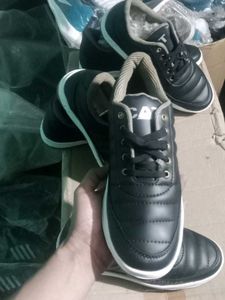 NEW NO USED CASUAL SHOES FOR MAN,