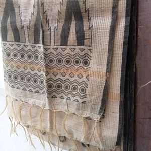 Elegant duppata with Unique Print