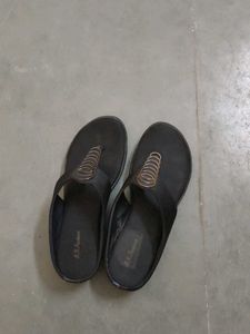 Stylish Black Flip Flop Sandals