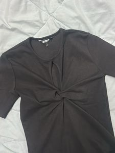 Chic Twisted Front Black Top