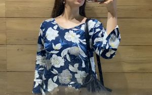 Blue Floral Print V-Neck Top
