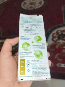 Himalaya Neem &amp; Vitamin C Face Serums