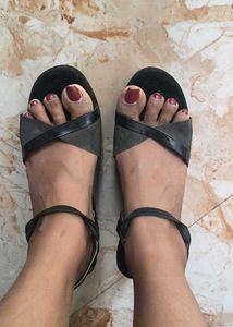 Stylish Black Wedge Sandals