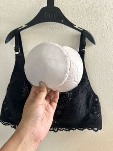 Black Lace Bra and Panty Set with free pads