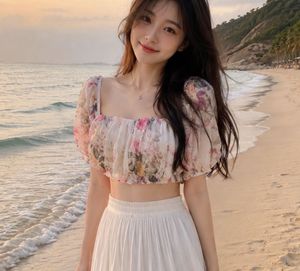 Floral Print Puff Sleeve Crop Top
