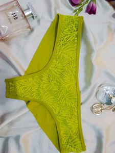 🇳🇿💫🎀Lime Green Lace Thong Panty