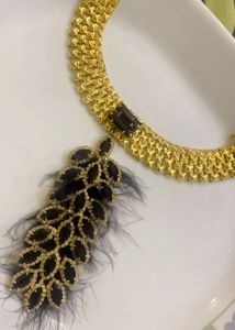 Stunning Feather &amp; Crystal Choker Necklace
