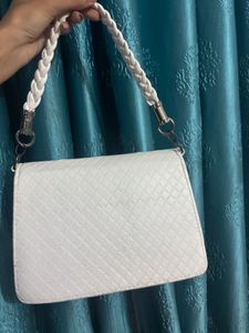 Chic White Textured Shoulder Bag