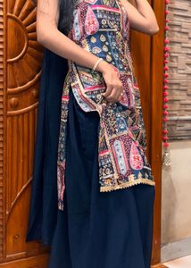 Stunning Teal Kurta Set with Abstract Print