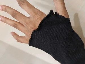 Off-Shoulder Black Top With Thumb Hole