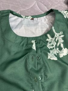 Green Kurta with Floral Print- Farsi style