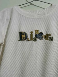 White Textured Graphic Sweatshirt