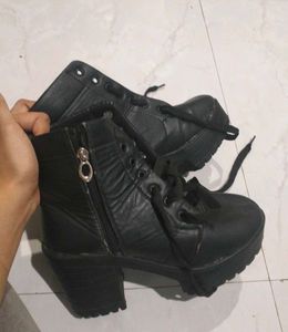 Black Combat Boots with Side Zipper