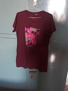 Stylish Graphic Print T-Shirt