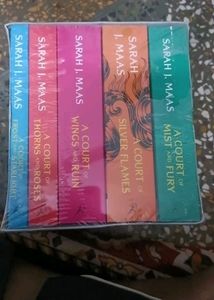 A Court Of Thorns And Roses