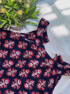 Navy Blue Floral Print Kurta ( Size-M)