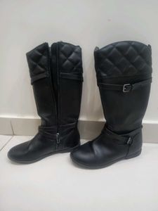 Black Quilted Knee-High Boots feet size 20 cm
