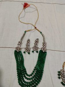 Elegant Kundan Necklace with Green Beads