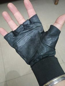 Black Two Wheeler Hand Gloves With Wrist Band