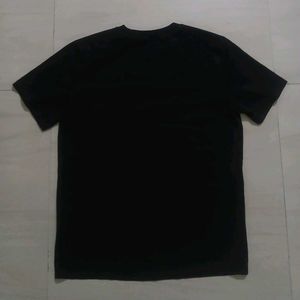 Guess Black T-shirt with Logo