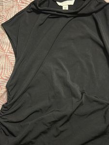 Chic Black Ruched Sleeveless Top
