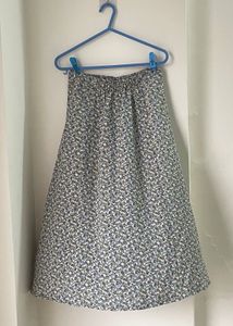 A-line skirt with slit