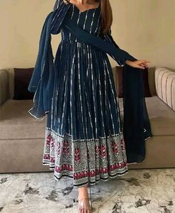 Free Shiping & 🆓 🎁Embroidered Stunning Anarkali