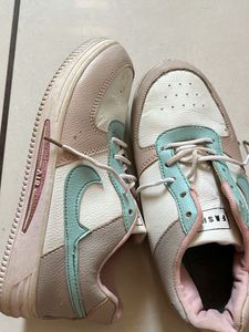 Fashion Sneakers - Color Block Design