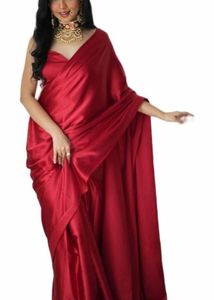 Sale 😍Elegang Saree With Padded Stylish Blouse 😍