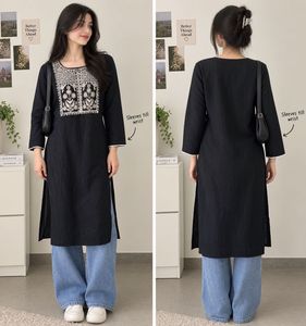 Black Embroidered Kurta