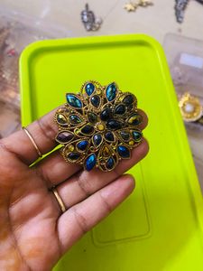 Jhuda Pin With Freebies