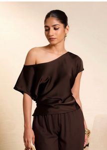 Chic One-Shoulder Top