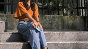 brown crop top