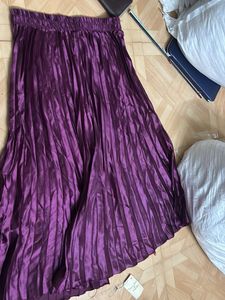 Elegant Purple Pleated Skirt