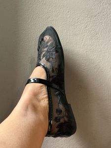 Elegant Black Lace Ballet Flats