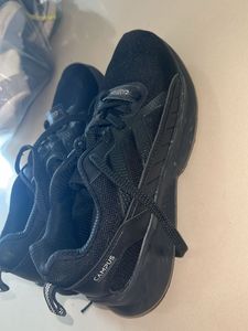BLACK SHOES