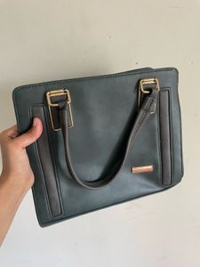 The Emerald Everyday Leather Handbag