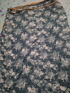 Elegant Floral Print Saree  with Beaded Trim