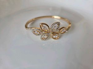 Openable beautiful bracelete