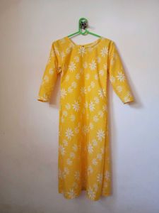 women's long-sleeved floral printed kurta.