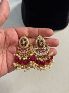 Brand new Stunning Gold-Plated Necklace and Earrin
