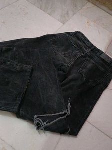 Stylish charcoal Ripped jeans👖